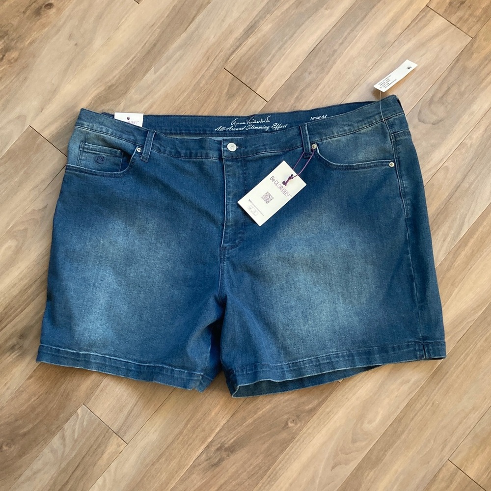 Gloria Vanderbilt Amanda jean short with slimming panel flawless stretch 24W